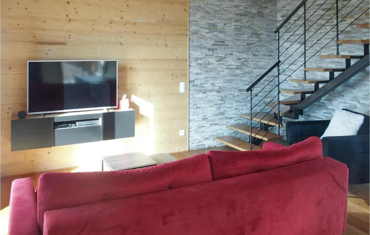 Beautiful Home In Saint-Pierre-Dalbigny Juvigny